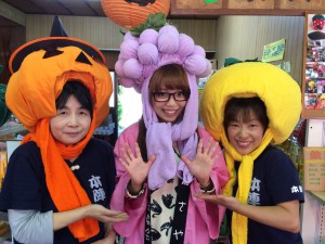 朝倉さやさんと被り物で記念撮影