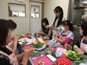 ベジタブルカービング講座の様子
