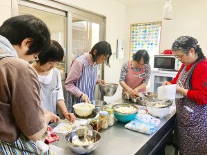 らっきょう漬けの調理中